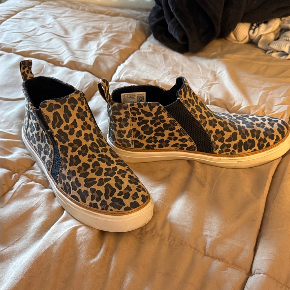 Leopard Print Toms - Picture 2 of 4